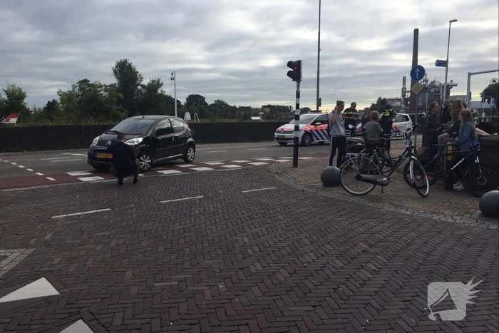 Snorfietser gewond na aanrijding