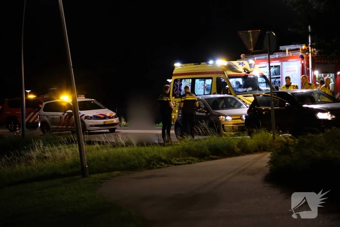 Kop-staart aanrijding op rotonde