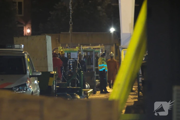 Persoon zwaargewond na val in tank van schip
