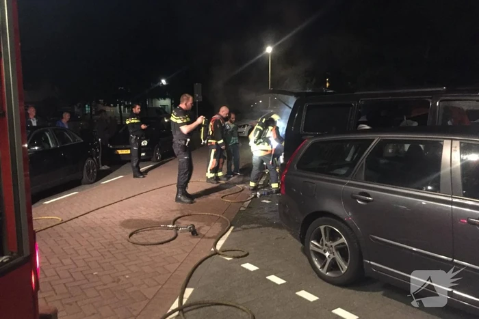 Bestelbus verwoest na te hete oven in laadruim