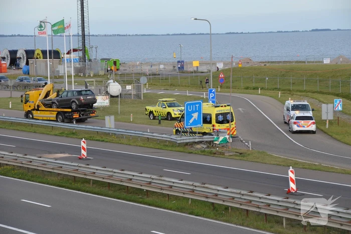 Land Rover botst frontaal op RIMOB