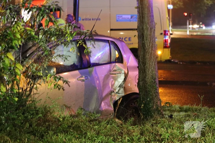 Flinke schade en gewonden na aanrijding
