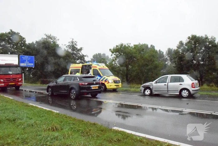 Auto uit vluchthaven botst medeweggebruiker