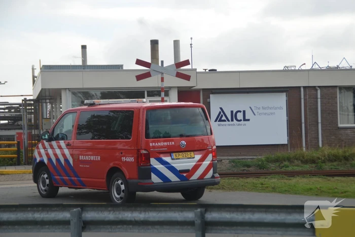Lekkage ontstaan in een vat gevaarlijke stoffen bij ICL-IP