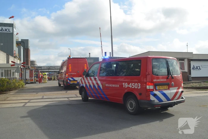 Lekkage ontstaan in een vat gevaarlijke stoffen bij ICL-IP