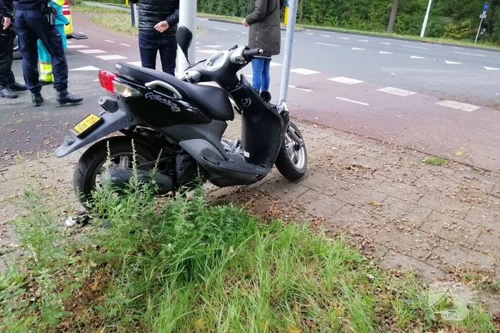 Brommer aangereden door personenauto