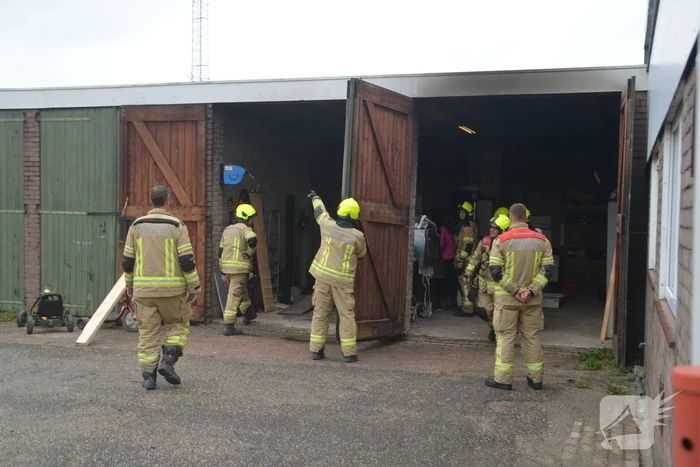 Motorboot in garage verwoest door brand