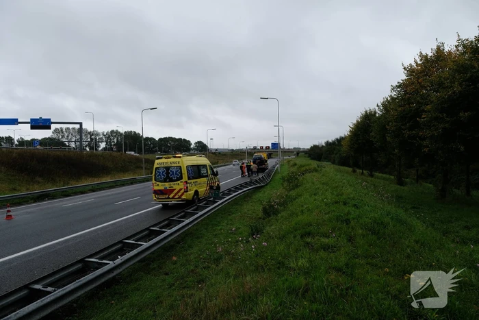 Wederom auto tegen de vangrail