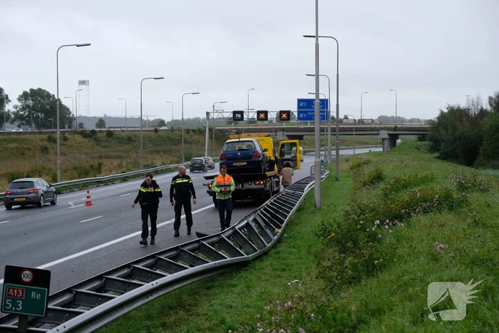 Wederom auto tegen de vangrail