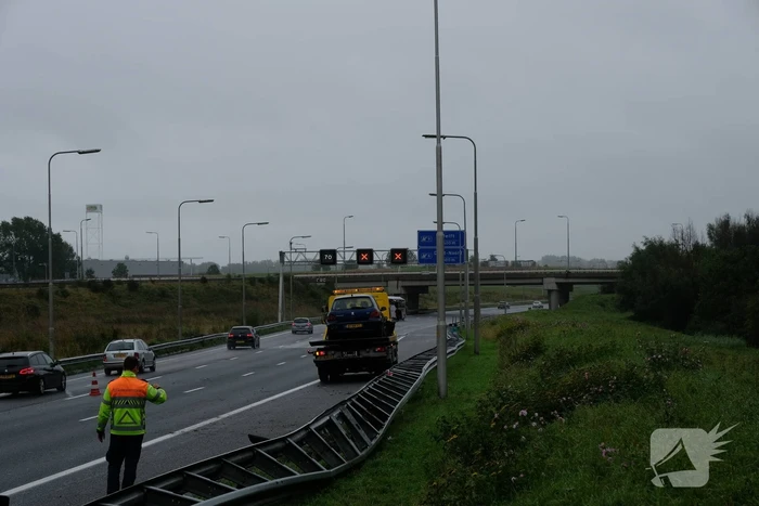Wederom auto tegen de vangrail
