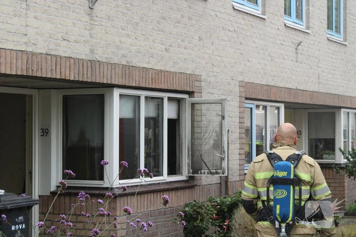Woning Zielhorst vol rook na brand in trapkast