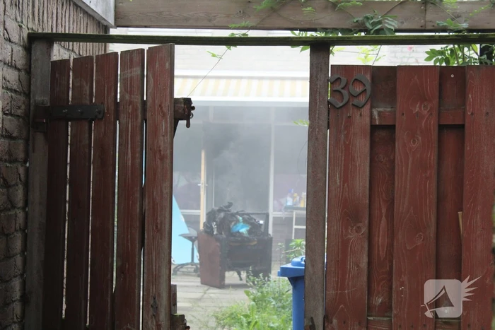 Woning Zielhorst vol rook na brand in trapkast