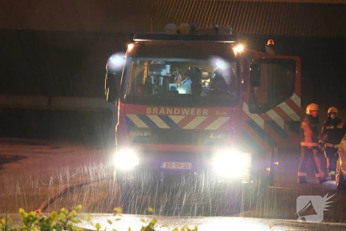 Zeer grote brand in meerdere loodsen