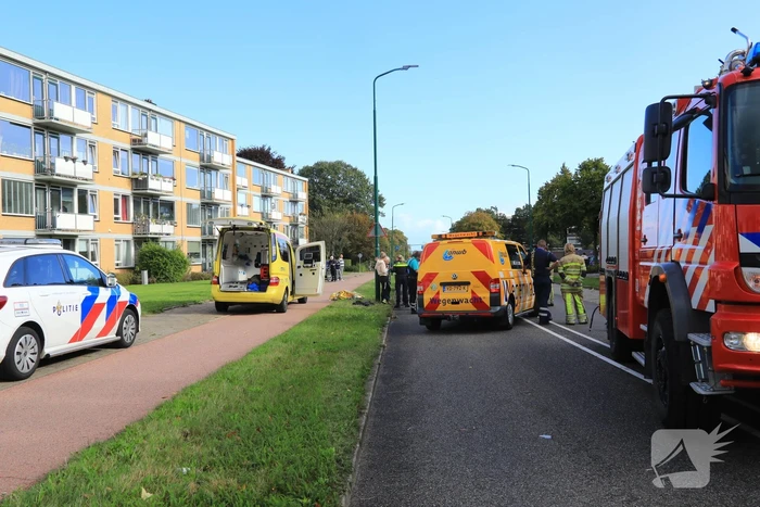 Man op snorbrommer aangereden door auto