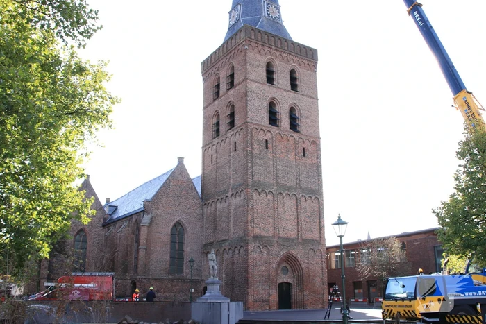 Barneveldse haan van Oude Kerktoren gehaald