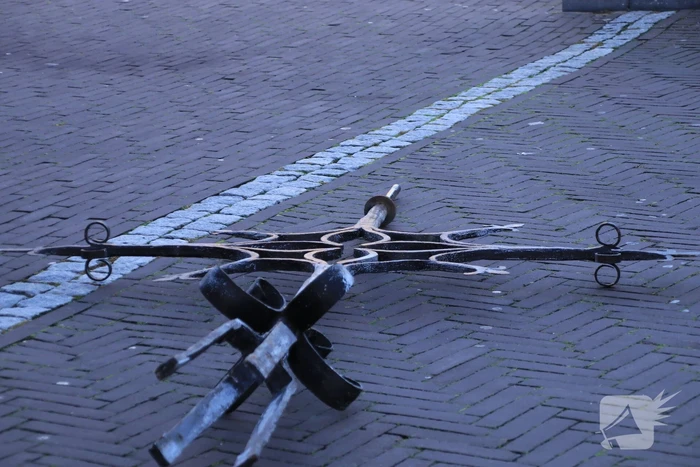 Barneveldse haan van Oude Kerktoren gehaald
