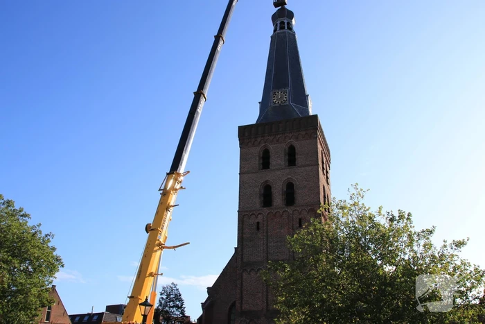 Barneveldse haan van Oude Kerktoren gehaald