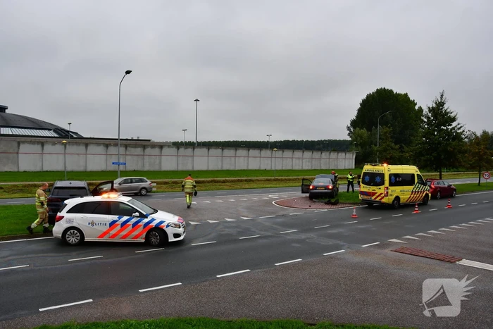 Enorme schade na ongeval met twee auto's