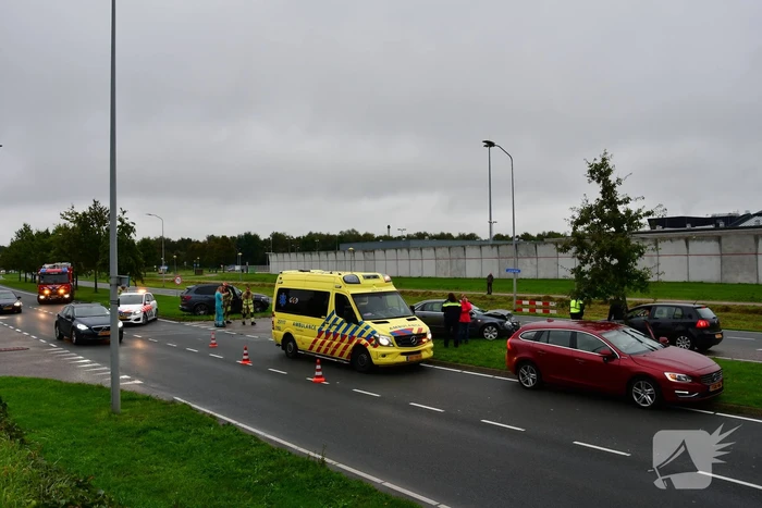 Enorme schade na ongeval met twee auto's