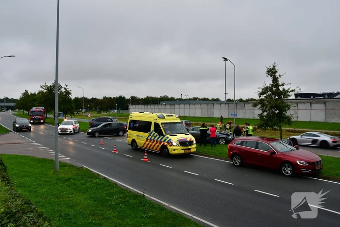 Enorme schade na ongeval met twee auto's