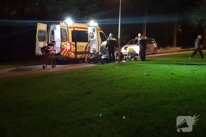 Scooterijder zwaargewond na eenzijdig ongeval