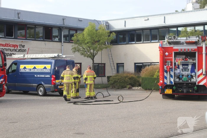 Brand op dak bedrijfspand tijdens werkzaamheden