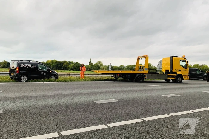 Drie voertuigen betrokken bij kop-staart botsing