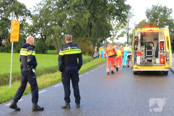 Vrouw bekneld bij frontale aanrijding