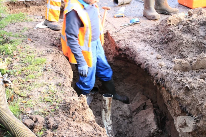 Kapotte riolering zorgt voor sinkhole