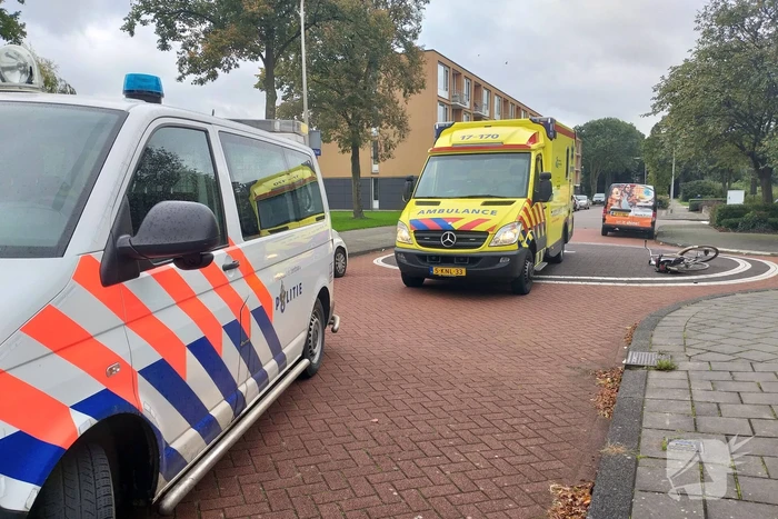 Man op fiets in Hoogwerf aangereden door auto