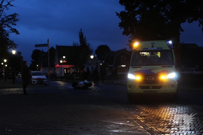 Bestuurder snorfiets gewond na aanrijding met auto