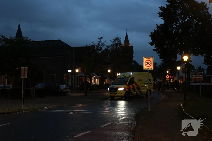 Bestuurder snorfiets gewond na aanrijding met auto