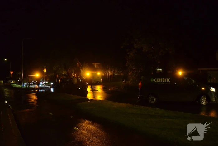 Auto rijdt in flank van andere auto