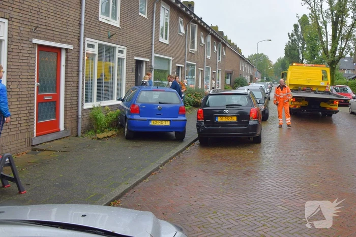 Automobilist belandt in voortuin