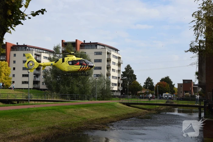 Landing traumahelikopter midden in woonwijk trok veel bekijks