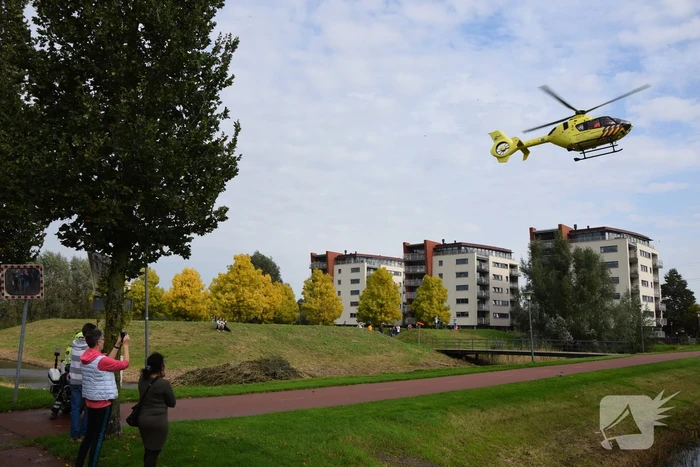Landing traumahelikopter midden in woonwijk trok veel bekijks