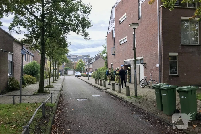 Brandweer verricht metingen na gaslucht