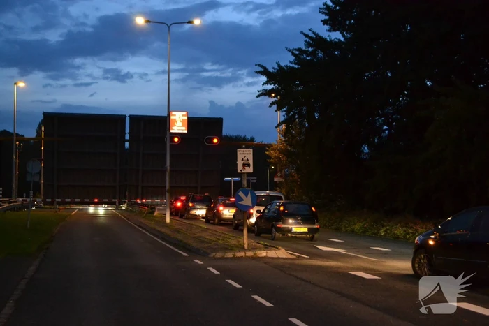 Waddingerbrug sluit niet na storing