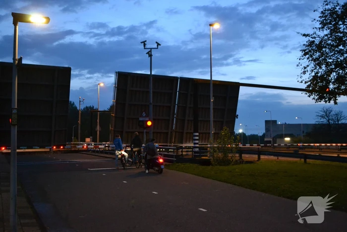 Waddingerbrug sluit niet na storing