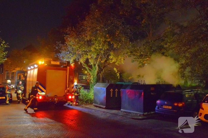 Flinke rookontwikkeling bij brand in papiercontainer