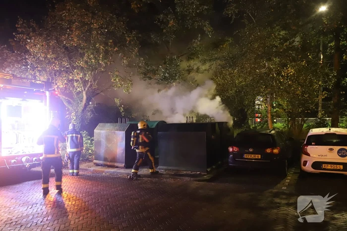Flinke rookontwikkeling bij brand in papiercontainer