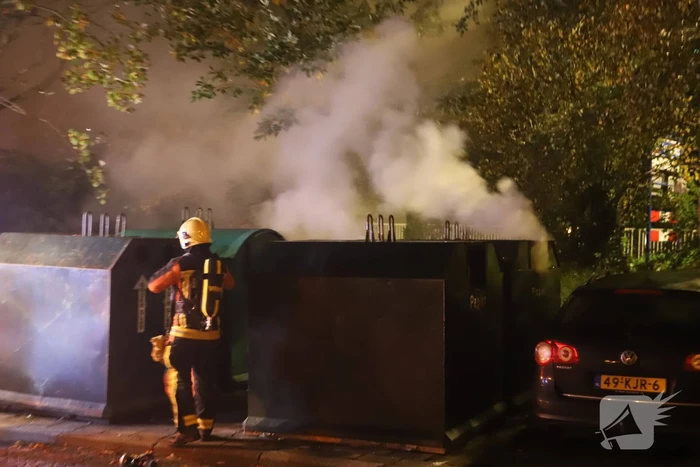 Flinke rookontwikkeling bij brand in papiercontainer