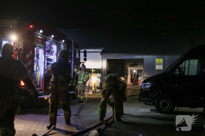 Brand bij houtbewerkingsbedrijf door broei
