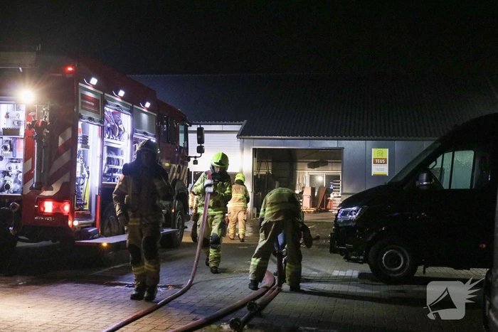 Brand bij houtbewerkingsbedrijf door broei