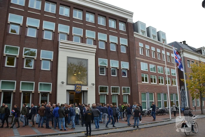 Honderden boeren bij spoeddebat in Provinciehuis