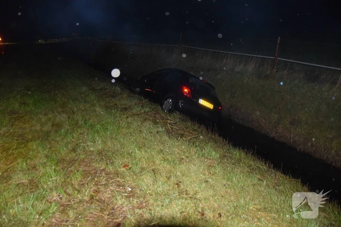 Auto in de sloot na ongeval