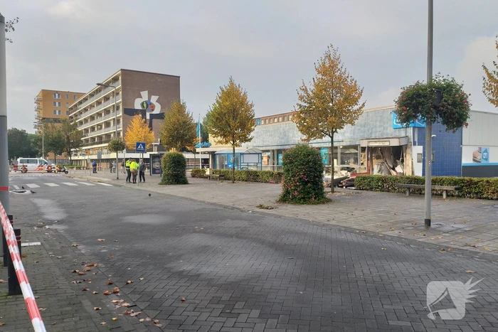 Gevel Albert Heijn weggeblazen bij plofkraak