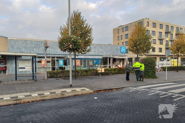 Gevel Albert Heijn weggeblazen bij plofkraak