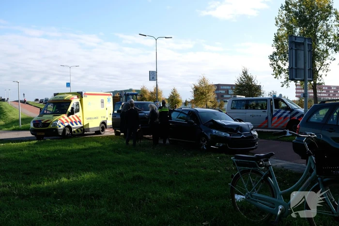 Drie voertuigen betrokken bij kop-staart botsing