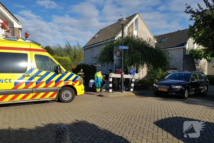 Auto ziet fietser over het hoofd in Gouda
